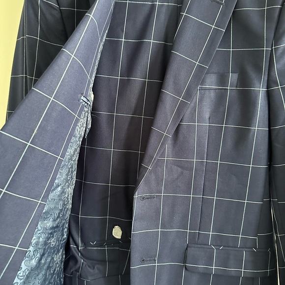 Slim Fit Suit - Picture 3 of 3